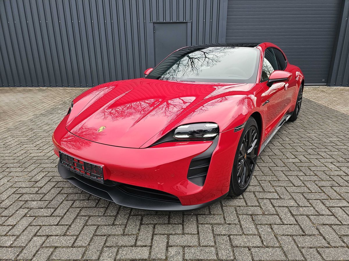 2022 Porsche Taycan GTS Sport Turismo