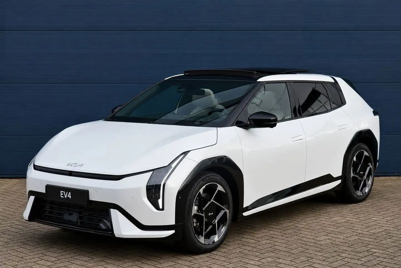 2026 Kia EV4 81,4-kWh Earth
